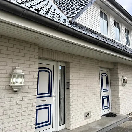 Geraeumige Mit Garten In شقة