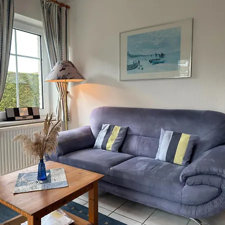 شقة Geraeumige Mit Garten In