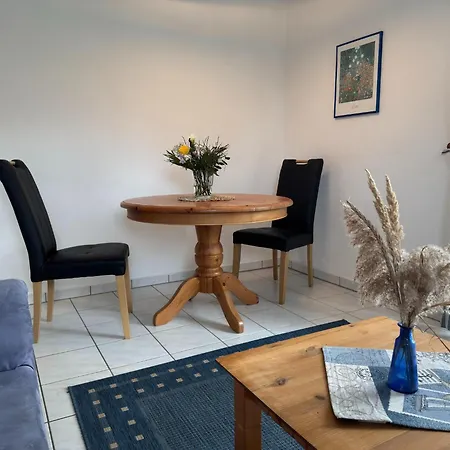 Apartamento Geraeumige Mit Garten In Zingst